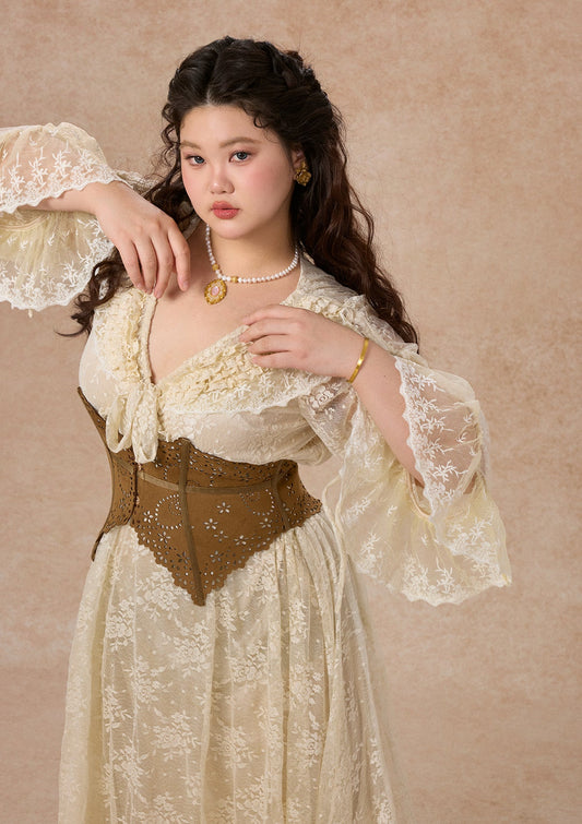 Curve&Plus White Horse Princess Dress