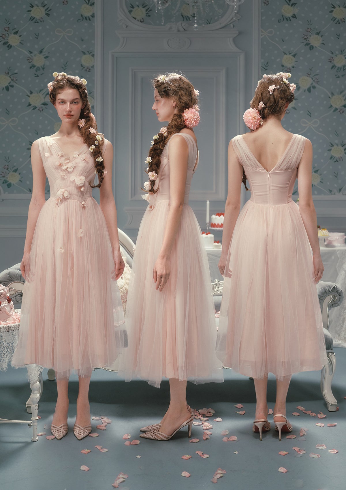 （US Exclusive）Louis XIV's Rose Dress