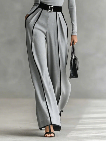 Vera - Elegant Set with Contrast Detail